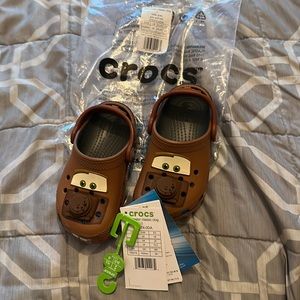 New Mater Crocs toddler size 8